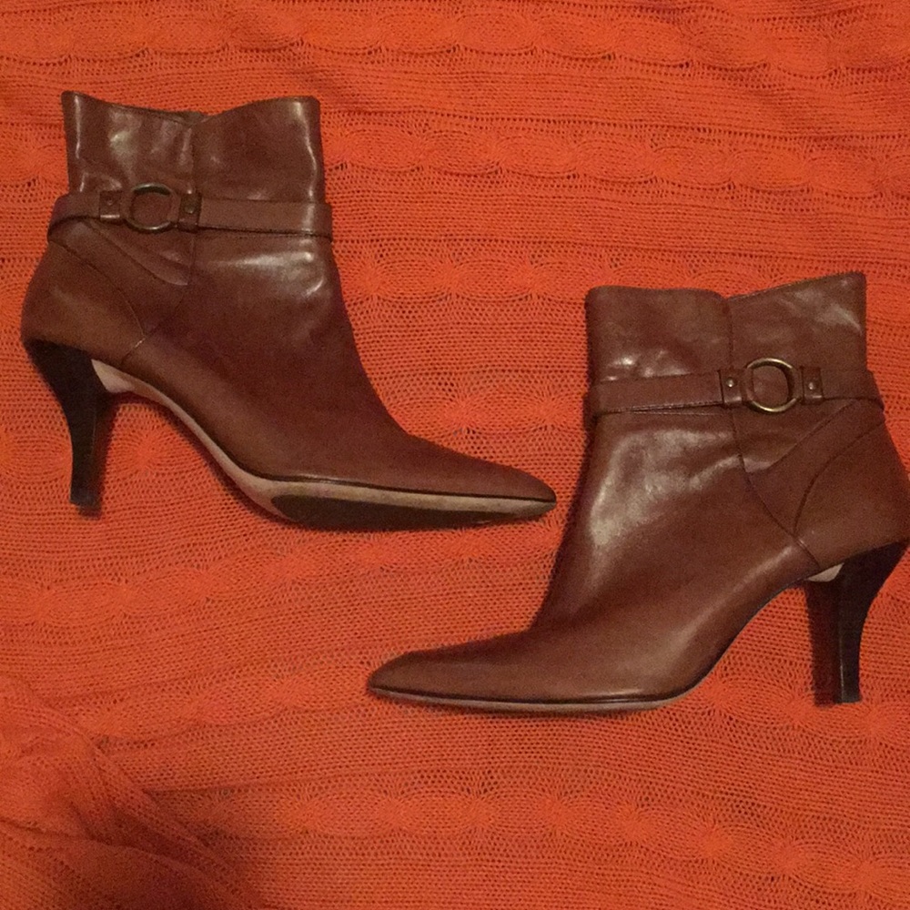 Beautiful Arturo Chaing ankle boot!